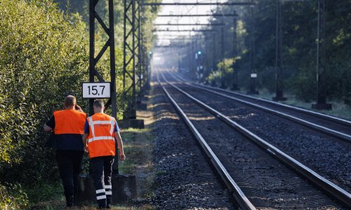 Sabotaža na nizozemskim prugama? Na tračnice namjerno postavljene cijevi, promet u špici završio u kaosu