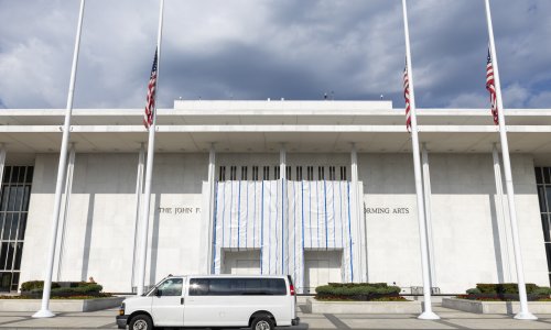 Trump želi svoje ime na Kennedy Centru, sudac ga opet blokirao: Sada stiže novi potez