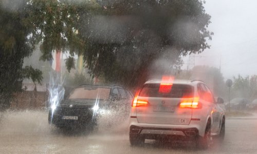 Prve jesenske kiše otkrivaju probleme koje ljeti niste ni primijetili: Provjerite ovih pet stvari na autu