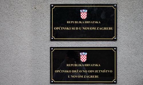 Upala je autom u rupu i razbila kotač: Hrvatski sud presudio tko je kriv i tko plaća ceh