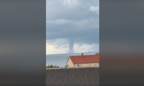 VIDEO Nevrijeme stiglo u Istru: Snimljena pijavica i shelf cloud, Poreč 'zaplivao'