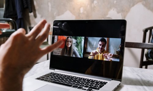 Videopoziv je počeo, ali vaša kamera ne radi? Isprobajte jedno od četiri brza rješenja