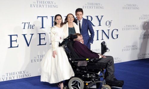 Jane Hawking tvrdi da ih je u braku sa Stephenom bilo 'četvero': Otkrila je cijenu života uz genija