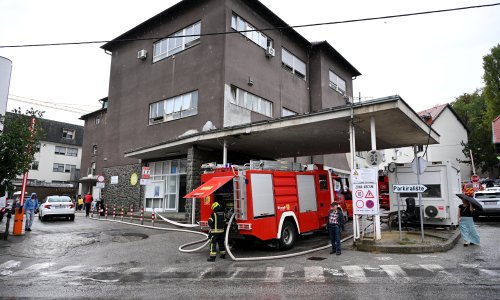 FOTO Izbio požar u kompleksu u Vinogradskoj, ljudi morali napustiti zgradu: Oglasila se bolnica