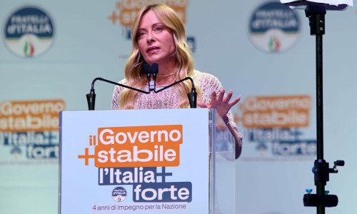 Meloni najavila nova ograničenja u talijanskim školama: Na meti su joj migranti, posebno muslimani