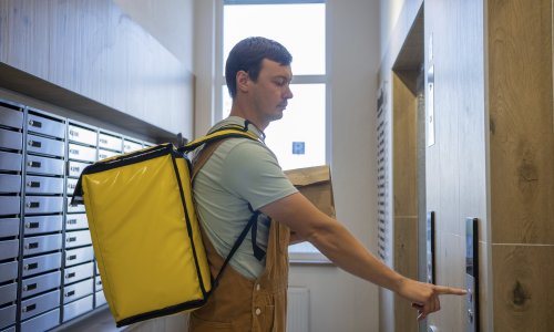 Sanitarni inspektori naručivali hranu kao tajni kupci: Provjeravali higijenu, torbe dostavljača i što vam stiže na vrata