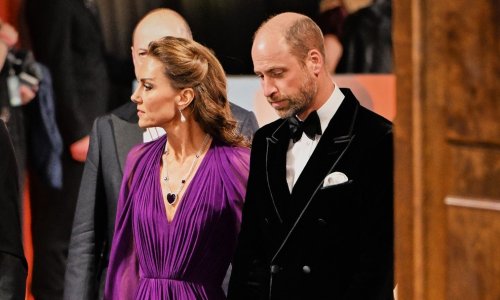 Kate Middleton u izdanju dostojnom princeze: Spektakularnu haljinu upotpunila je kraljevskim draguljima