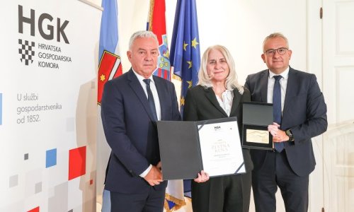 Hrvatski duhani dobitnik nagrade Zlatna kuna u kategoriji 'Veliko trgovačko društvo' u Virovitičko-podravskoj županiji