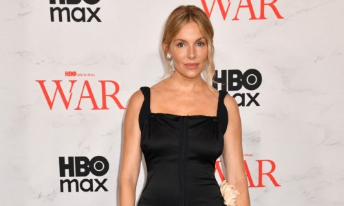 Sienna Miller u haljini koju ćete teško zaboraviti: Pogledajte što se događa straga