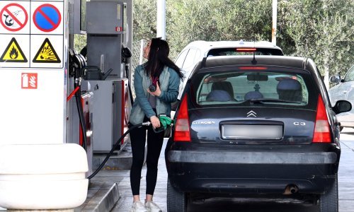 Cijena dizela eksplodirala: Hoćemo li morati sporije voziti i češće raditi od kuće?