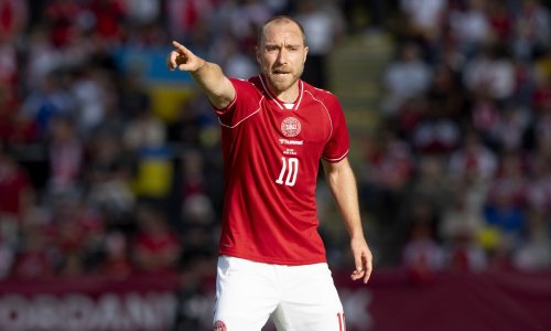 Eriksena dva puta oživljavali na terenu, ali napokon je shvatio poruku i rekao - dosta