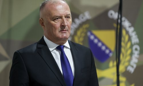 Ministar obrane BiH otpustio dvojicu vojnika zbog veličanja Mladića