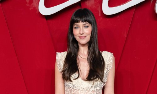 Dakota Johnson blista u 'goloj' haljini, ali ovaj put napravila je neočekivan zaokret