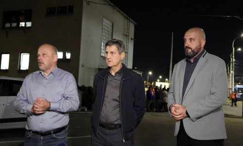 Šef sindikata Jović pojavio se ispred Remize: 'Tomašević je postao uzrok problema'