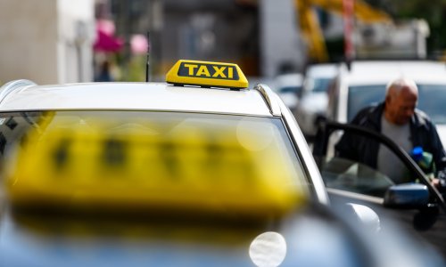 Cijene taksija eksplodirale: Pogledajte koliko je ista vožnja koštala samo dva sata kasnije