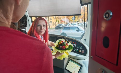 FOTO/VIDEO Prizor jutra u Zagrebu: Vozačica sedamnaestice odlučila raditi, a onda joj je prišla vatrogaskinja