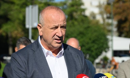 Vođa sindikata radnicima: 'Ako kleknemo danas, klekli smo narednih 30 godina'