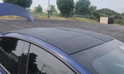 Zalijepio solarne panele na svoju Teslu pa mjesec dana vozio s njima: Evo rezultata