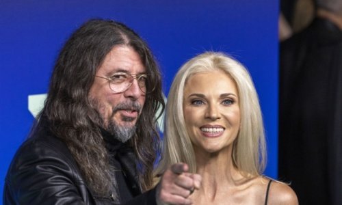 Dvije godine nakon priznanja nevjere: Dave Grohl na crveni tepih doveo suprugu i kćeri