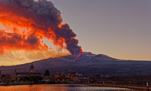 Nova erupcija Etne prizemljila zrakoplove: Što sve moraju znati putnici koji putuju na Siciliju