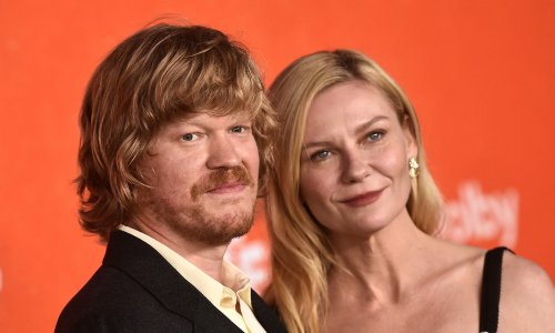 Od fiktivnih supružnika do sretne obitelji: Kirsten Dunst i Jesse Plemons plijene poglede usklađenošću