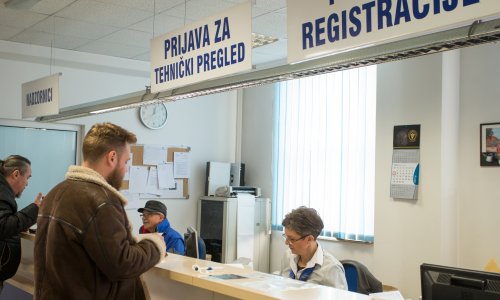Velika promjena za vozače u susjedstvu: Prometna dozvola postaje kartica i više se neće pečatirati