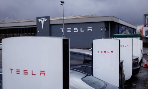 Tesla ponovno odgodio predstavljanje automobila kojeg se čeka gotovo devet godina