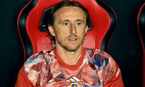Pred sam početak utakmice spiker u Sevilli je pročitao Modrićevo ime, a onda se dogodilo nešto nestvarno