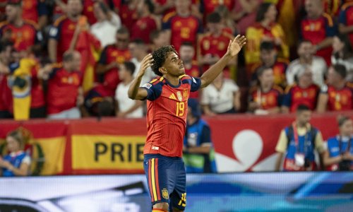 Španjolska je zabila treći gol, a cijeli stadion u Sevilli je nakon toga zapljeskao jednom Hrvatu