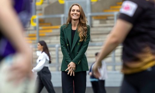 Znamo gdje ga je već nosila: Kate Middleton zablistala u sakou koji podiže svaku kombinaciju