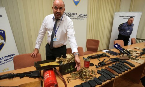 Posrnuli bivši šef krim-policije optužen za šverc migranata: Iznio je neobičnu obranu