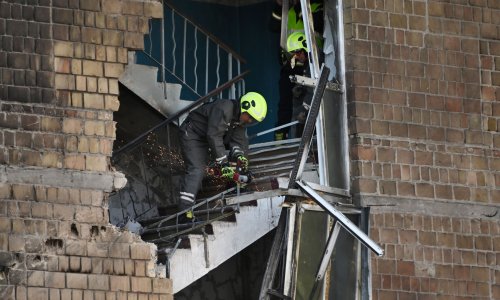 Ruski dronovi napali Kijev: Pogođeni škola i most, poginula jedna osoba