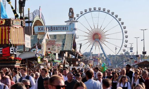 Skandal trese Oktoberfest: Ženama dijele kratke hlačice zbog voajera