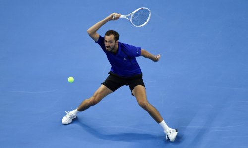 Rusu se 'zamračilo'; gledatelja pogodio u oko i zaslužio diskvalifikaciju a Đoković ušao u finale