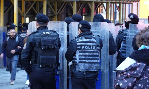 Krvoproliće u Istanbulu: Srednjoškolka izbola osam učenika, jedan preminuo
