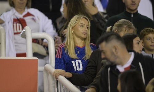 Rijetko je viđamo u javnosti: Diora Modrić na Poljudu bodrila slavnog brata