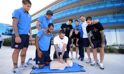 Igrači zagrebačkog Dinama podržali kampanju 'Oživi me'