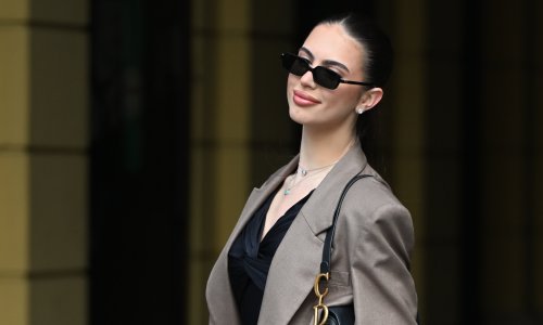 Jolina kći u Londonu spojila torbicu od 12 tisuća eura i tenisice od gotovo tisuću