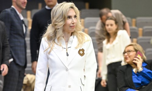Američka veleposlanica u Zagrebu odabrala modni klasik s pomakom: Sako je glavna zvijezda