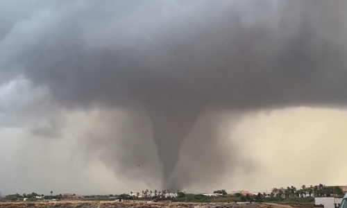 VIDEO Stravične scene sa Sicilije: Tornado bacao automobile u zrak, ozlijeđena djeca