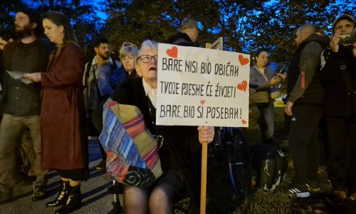 'Bare, nisi bio običan': Zagreb se oprašta od Gorana Bareta uz svijeće i dirljive poruke