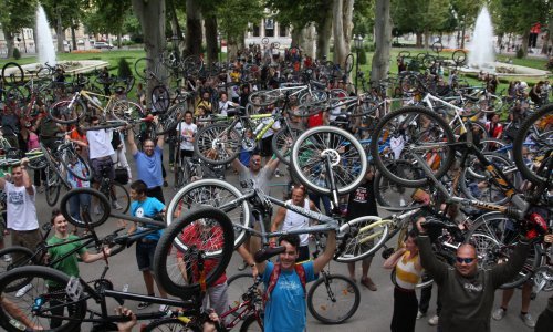 Sindikat biciklista u kampanji 'Biciklom na posao i Advent 2018'