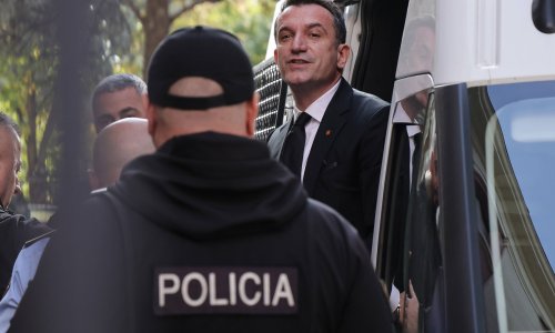 Gradonačelnik već 20 mjeseci u zatvoru, ali i dalje vodi grad: Sada se građanima javio njegov AI dvojnik