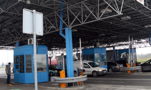 Velika akcija na granici: Uhićena četvorica carinika, u Sarajevu pronađeno i oružje