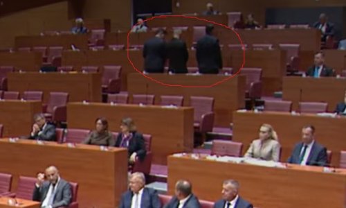 Mostovci okrenuli leđa Plenkoviću tijekom govora o stanju nacije
