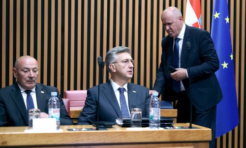 Plenković: Riješit ćemo problem sanacije otpada u Gospiću