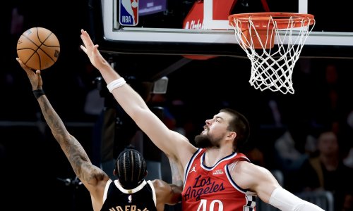 Aktualni NBA prvaci poraženi s 50 koševa razlike; Zubac ostvario 'double-double', 12 koševa Hezonje