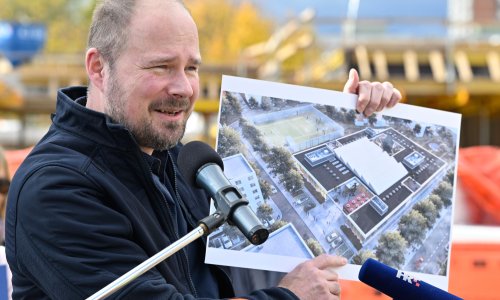 Tomašević najavio novu školu, rokovi probijeni, milijuni potrošeni: Djeca i dalje u zgradi staroj 129 godina