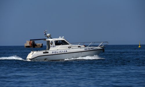 Jaka bura izazvala probleme kod Mljeta: Nasukala se jedrilica, šest osoba spašeno