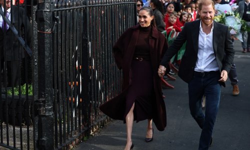 Bordo je jedna od najpoželjnijih boja jeseni, a Meghan Markle pokazala kako je nositi na elegantan način